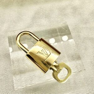 Louis Vuitton set of padlock and key #315🔐